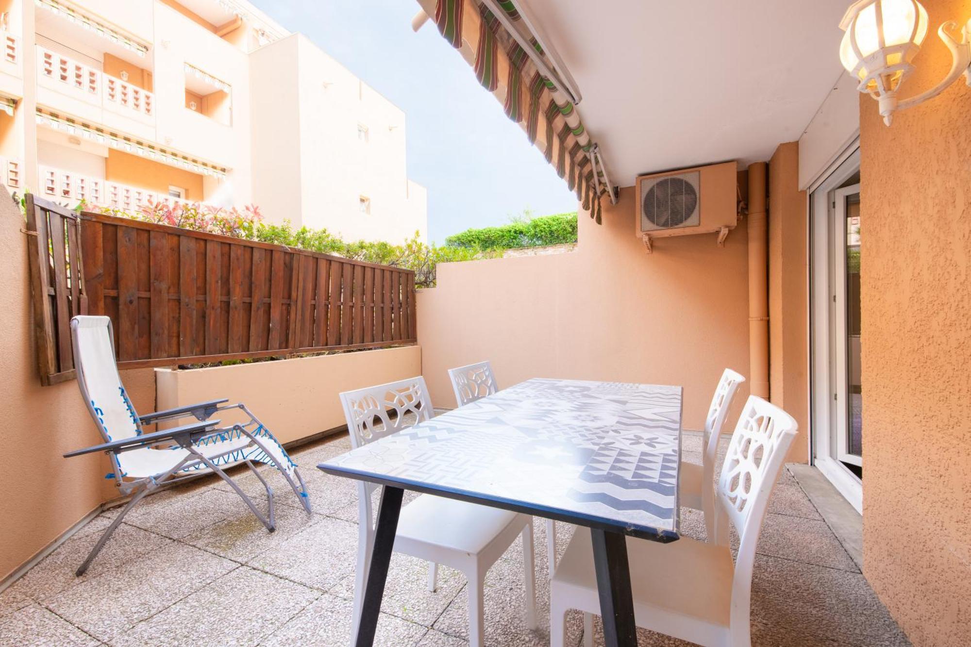 Le Victoria, Centre Ville , Plage Et Parking Gratuit Sainte-Maxime Luaran gambar