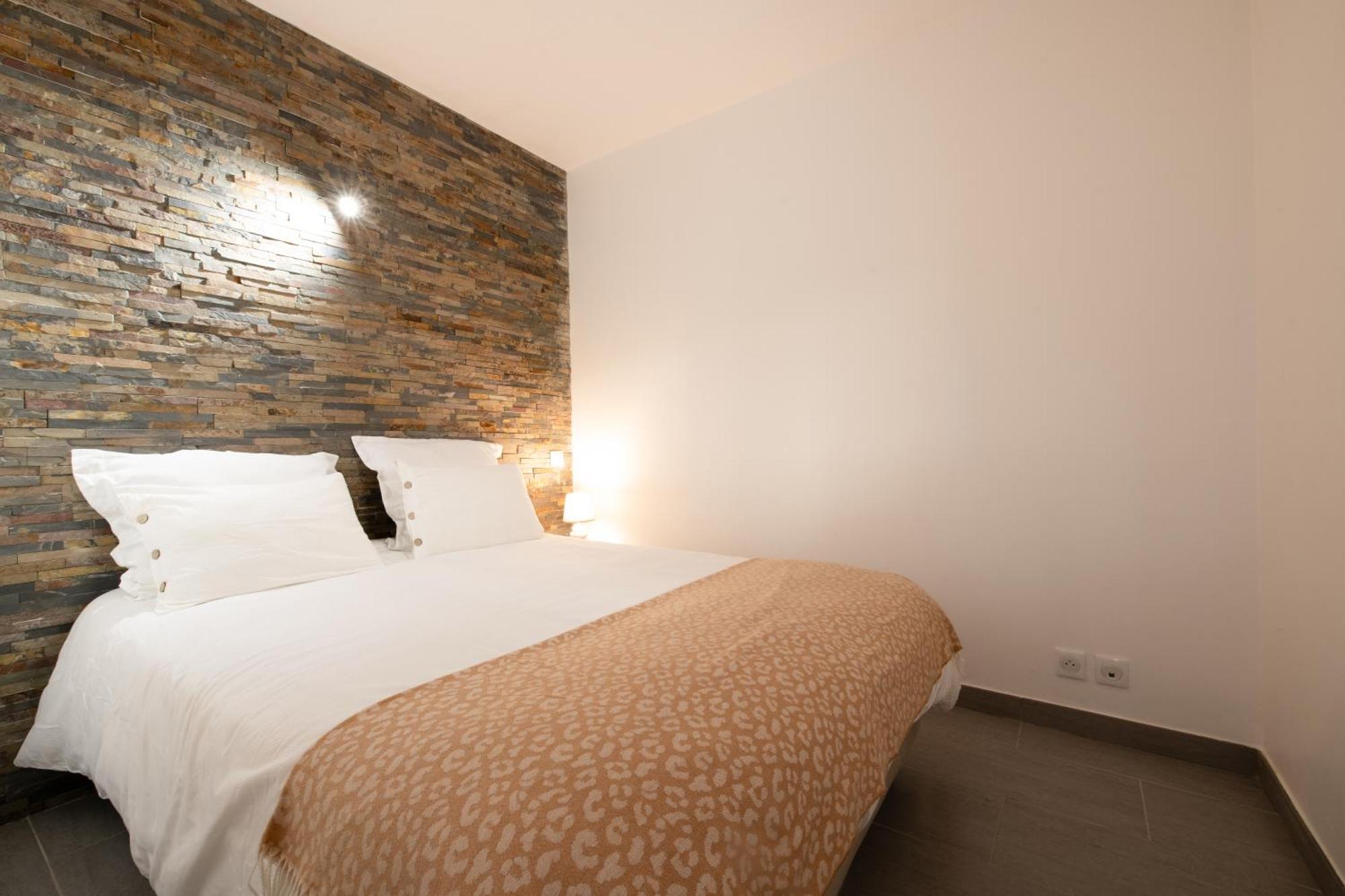 Le Victoria, Centre Ville , Plage Et Parking Gratuit Sainte-Maxime Luaran gambar