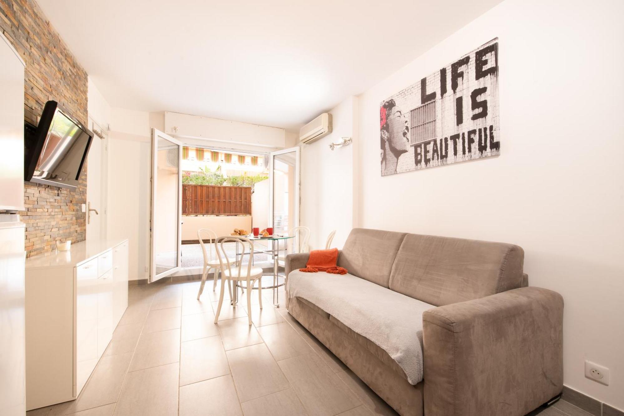 Le Victoria, Centre Ville , Plage Et Parking Gratuit Sainte-Maxime Luaran gambar
